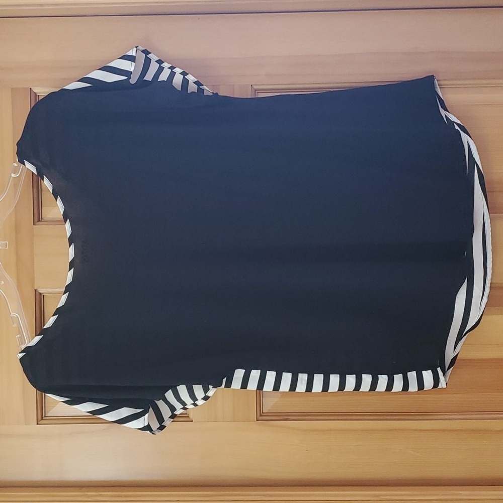 Apt. 9 Women's Black and White Striped Top sz m - Picture 2 of 3